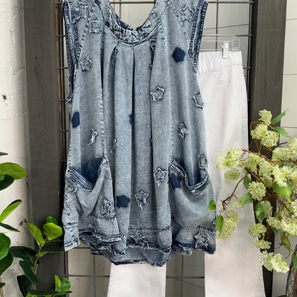 Star Patch Denim Dress - Picture 3 of 6